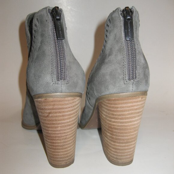 Sz 7.5 Vince Camuto Fileana Grey Split Shaft Laser Cut Out Ankle Boots - Picture 7 of 11